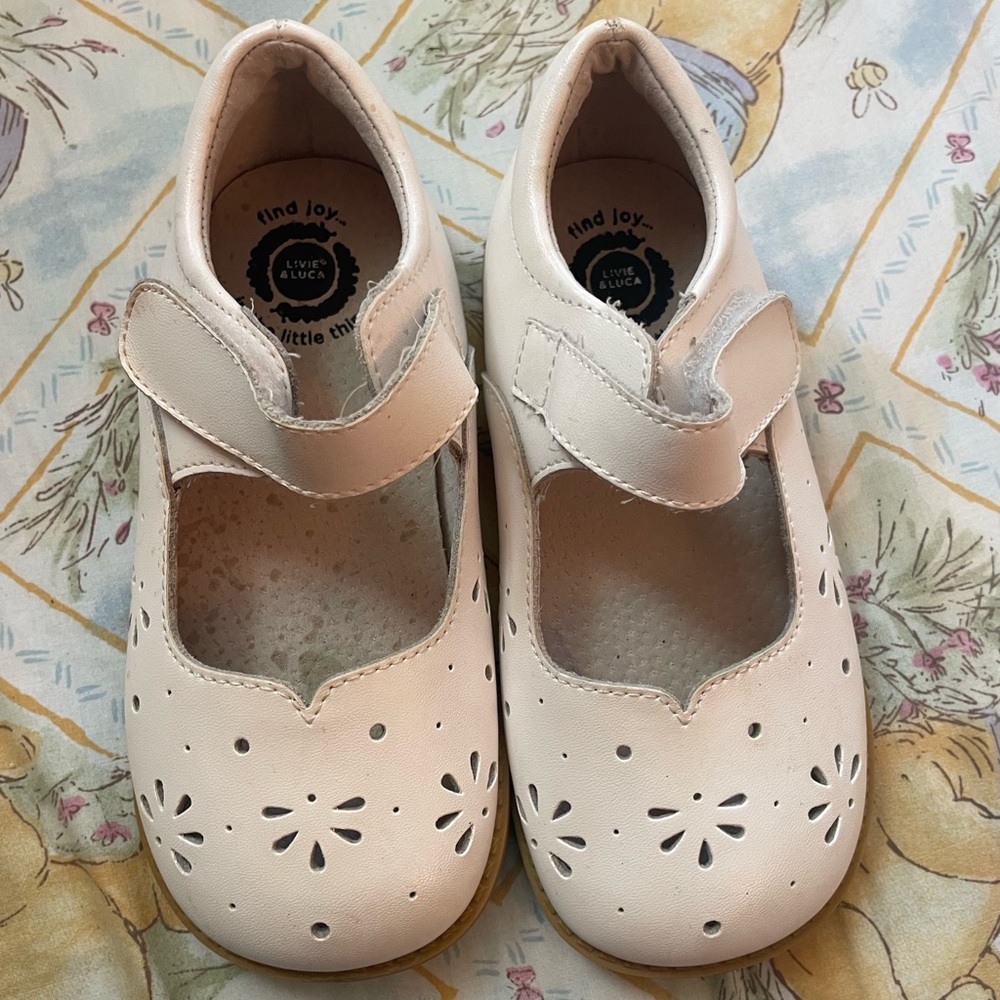 White Livie & Luca size 12
